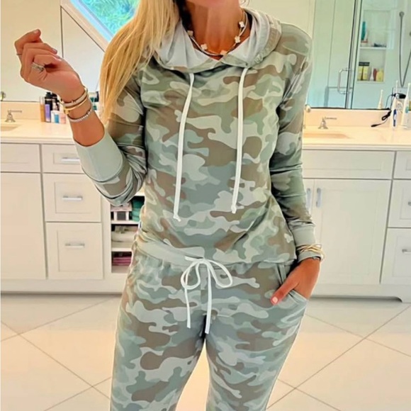 Other - Jordann Jammies Sunshine Sisters Camouflage Hoodie and Joggers Set sz M